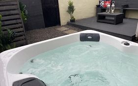 Chateau By The Sea - Hotel Style 3 Bed Optional Hot Tub